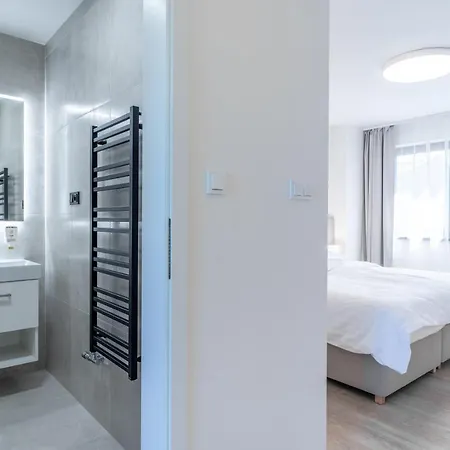 4 * Острава