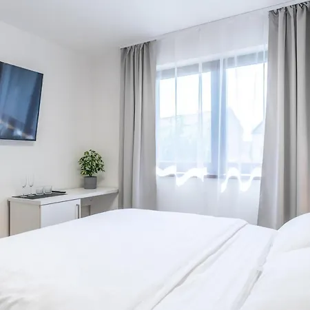 4 3* Ostrava